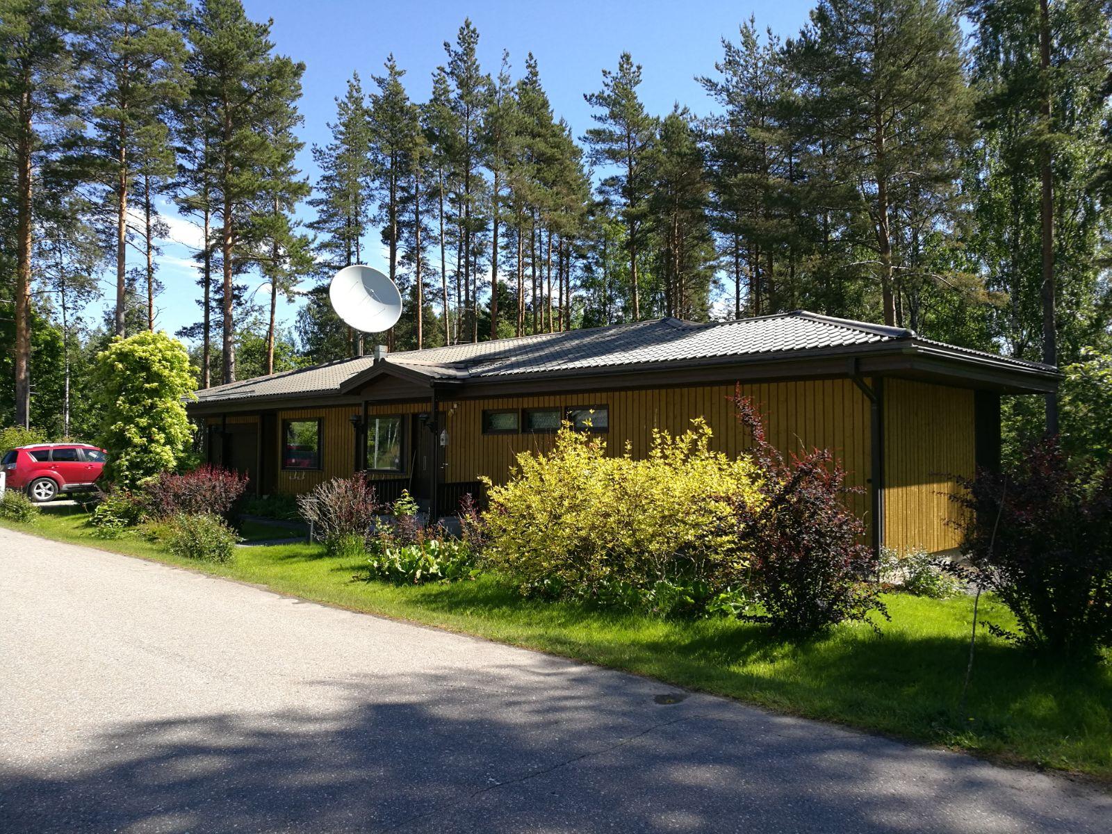 Kyntäjäntie 10