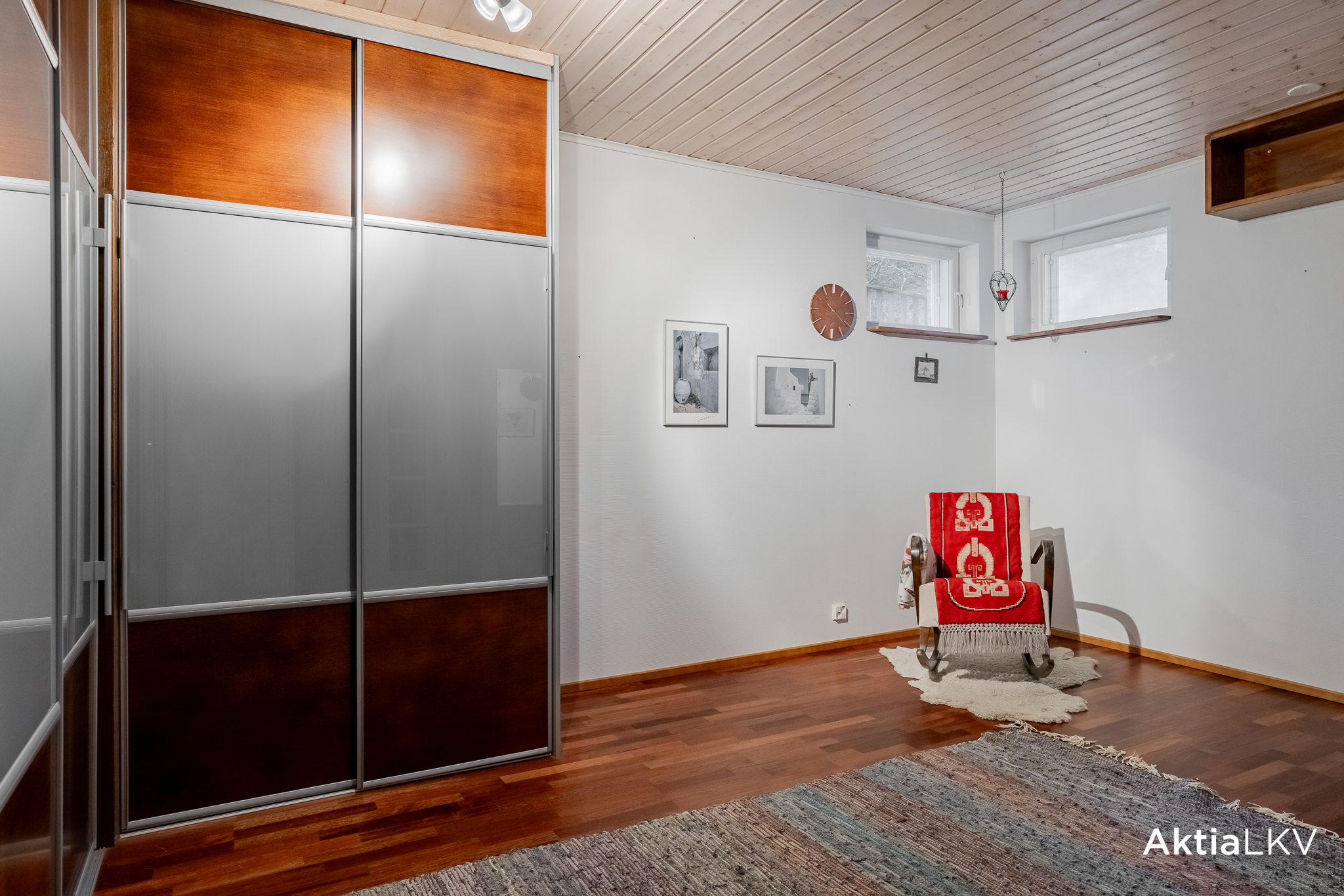 alakerran mh/kirjasto