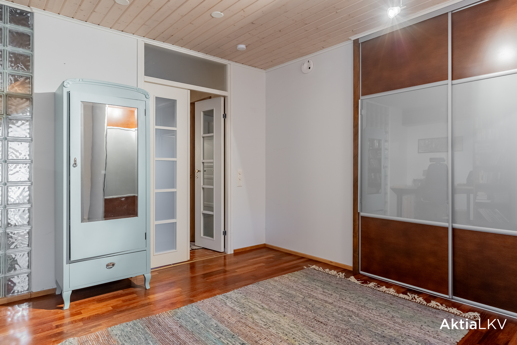 alakerran mh/kirjasto