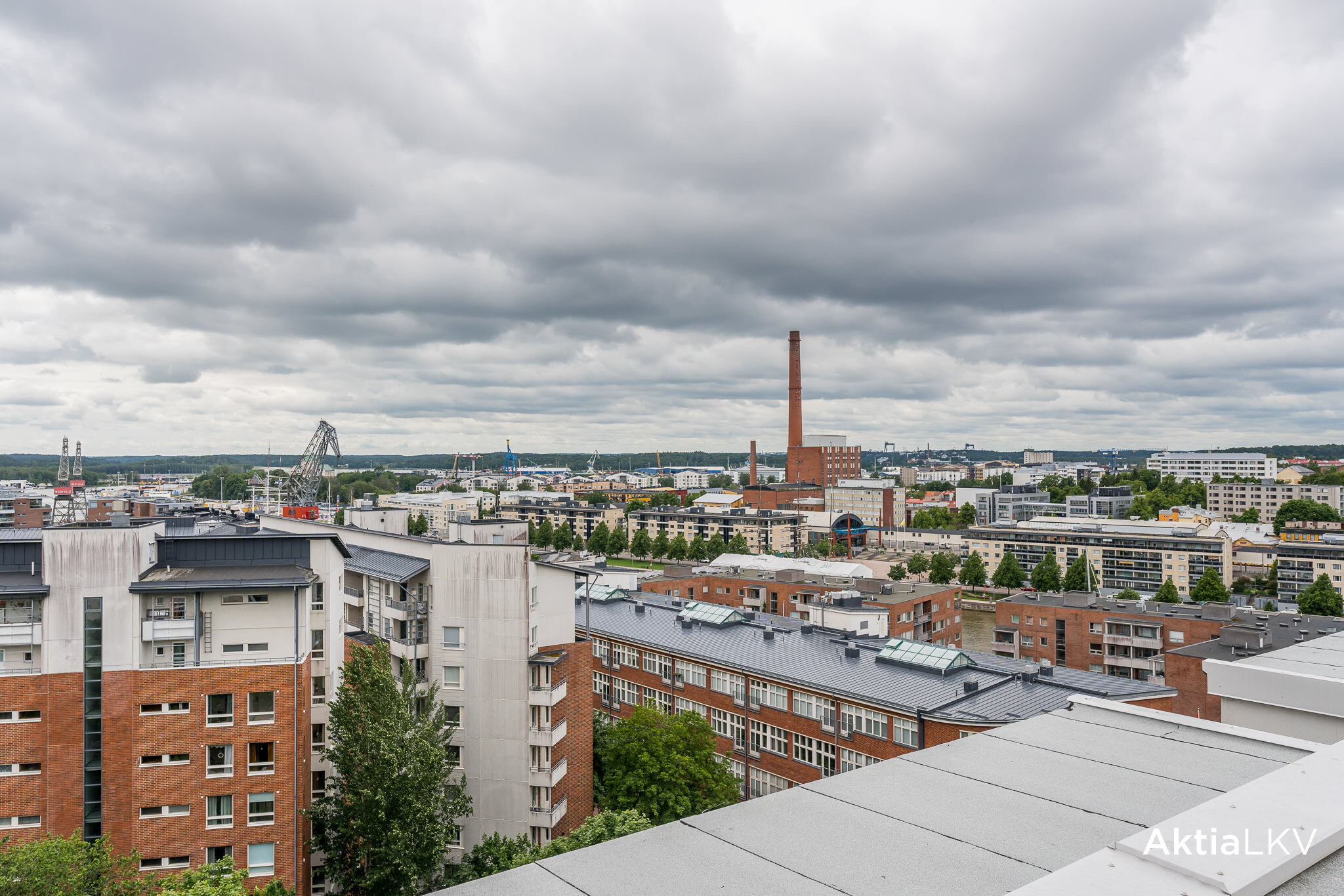 Yhtiön saunan terassi