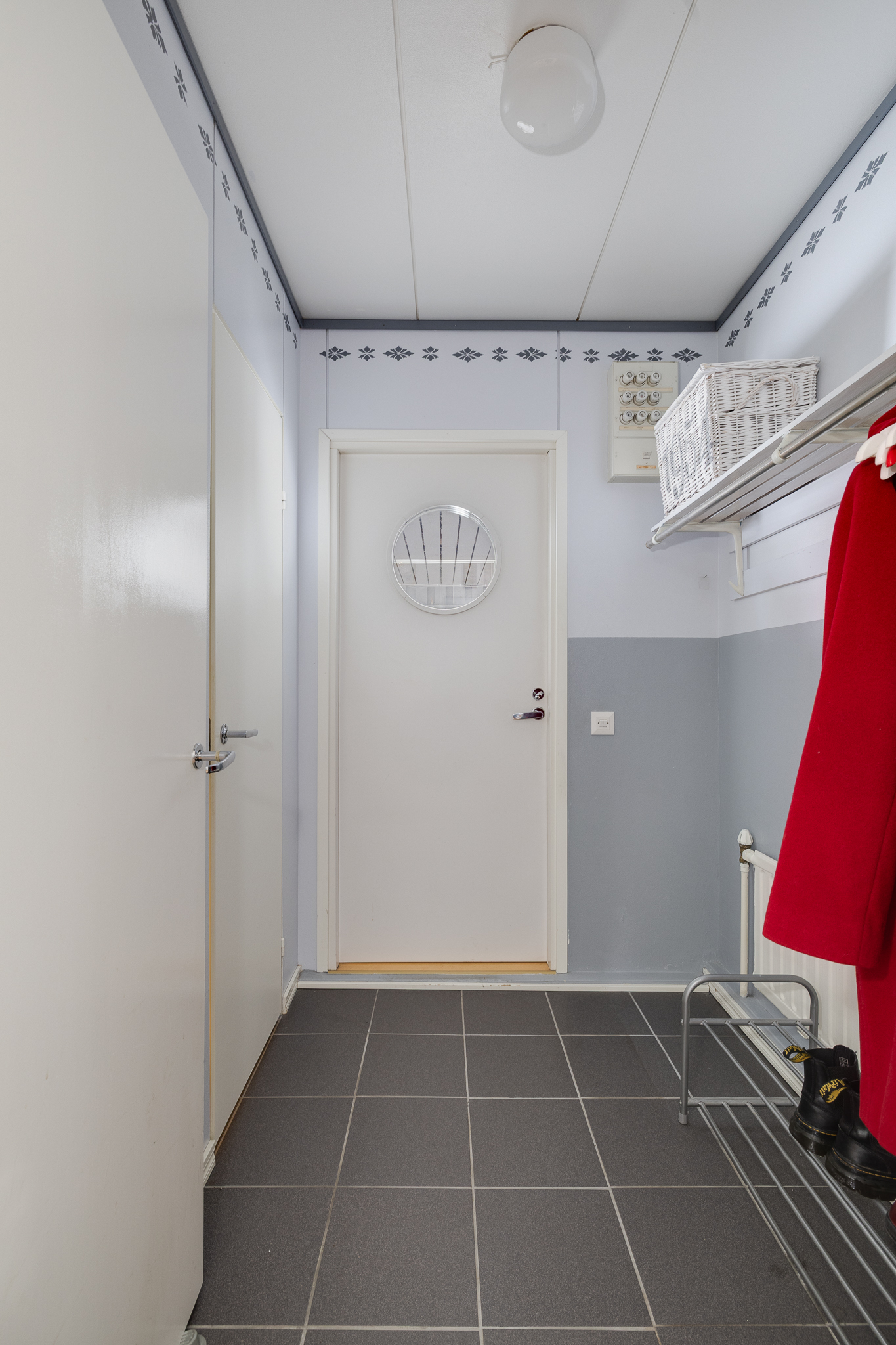 Pääsisäänkäynti / Huvudingång