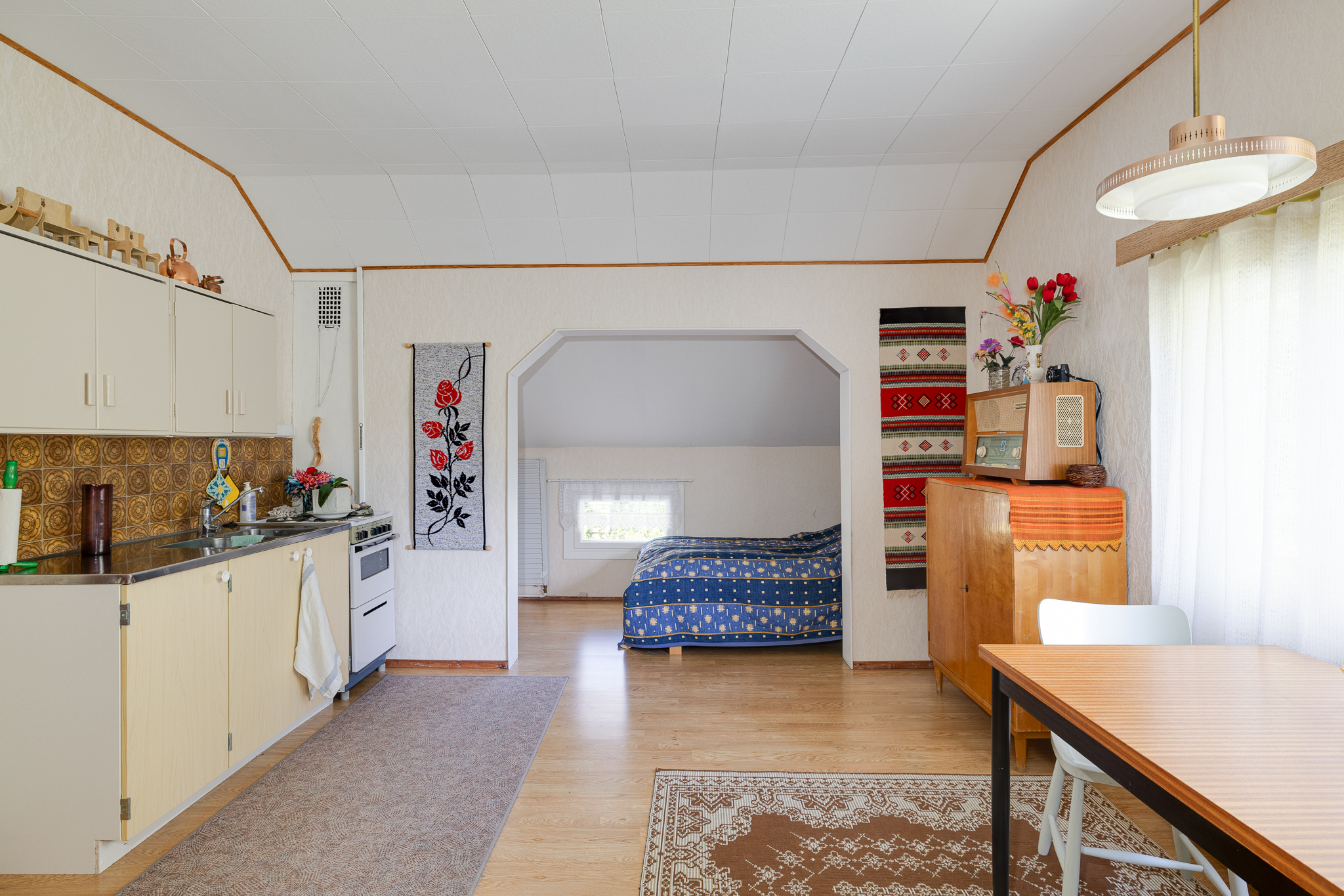 Yläkerran tupakeittiö / Stugkök på övre våningen