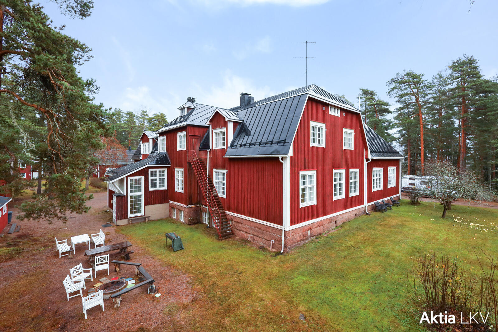 Perinnekeskus päätalo