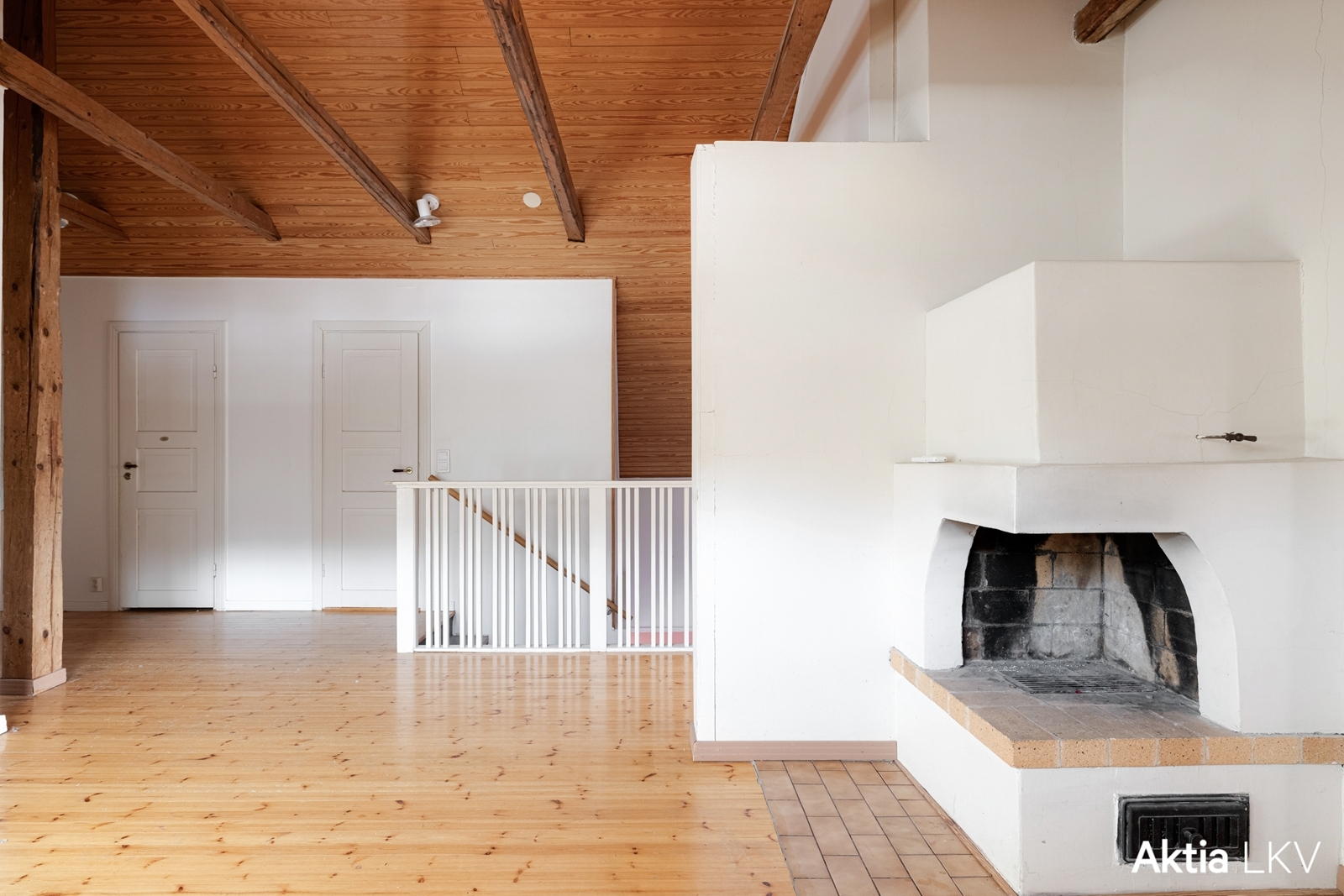 Hurmaava takkahuone missä myös vesipiste.