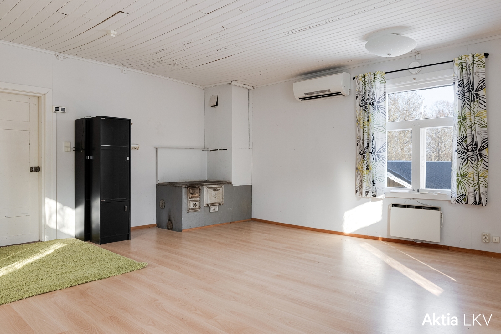 Vierasmökki/-talo sisältä.