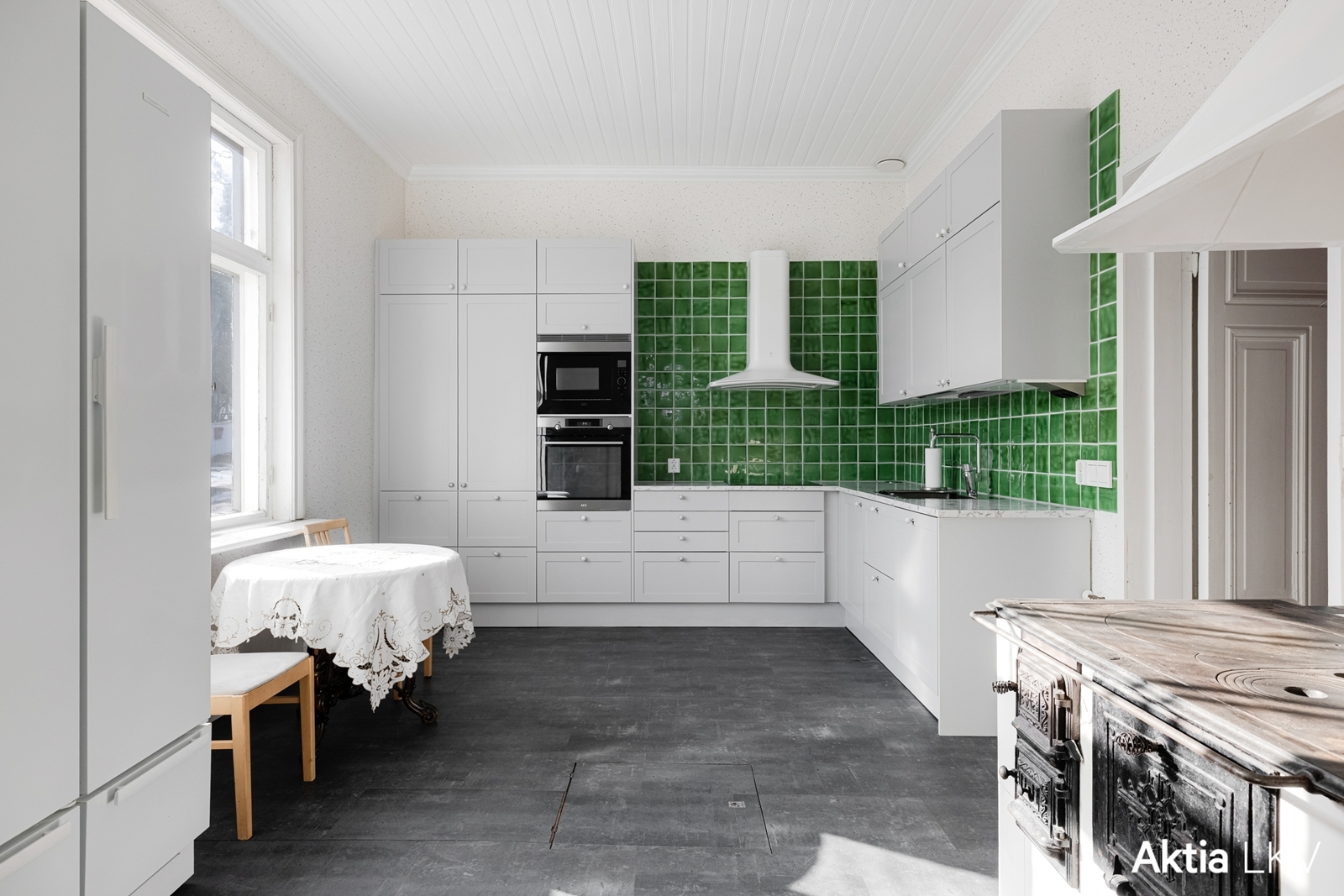 Moderni ja toimiva keittiö vuodelta 2020