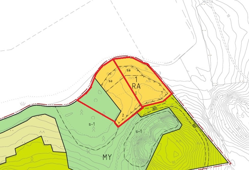 Kyseessä tontti nro 1 (oikealla)