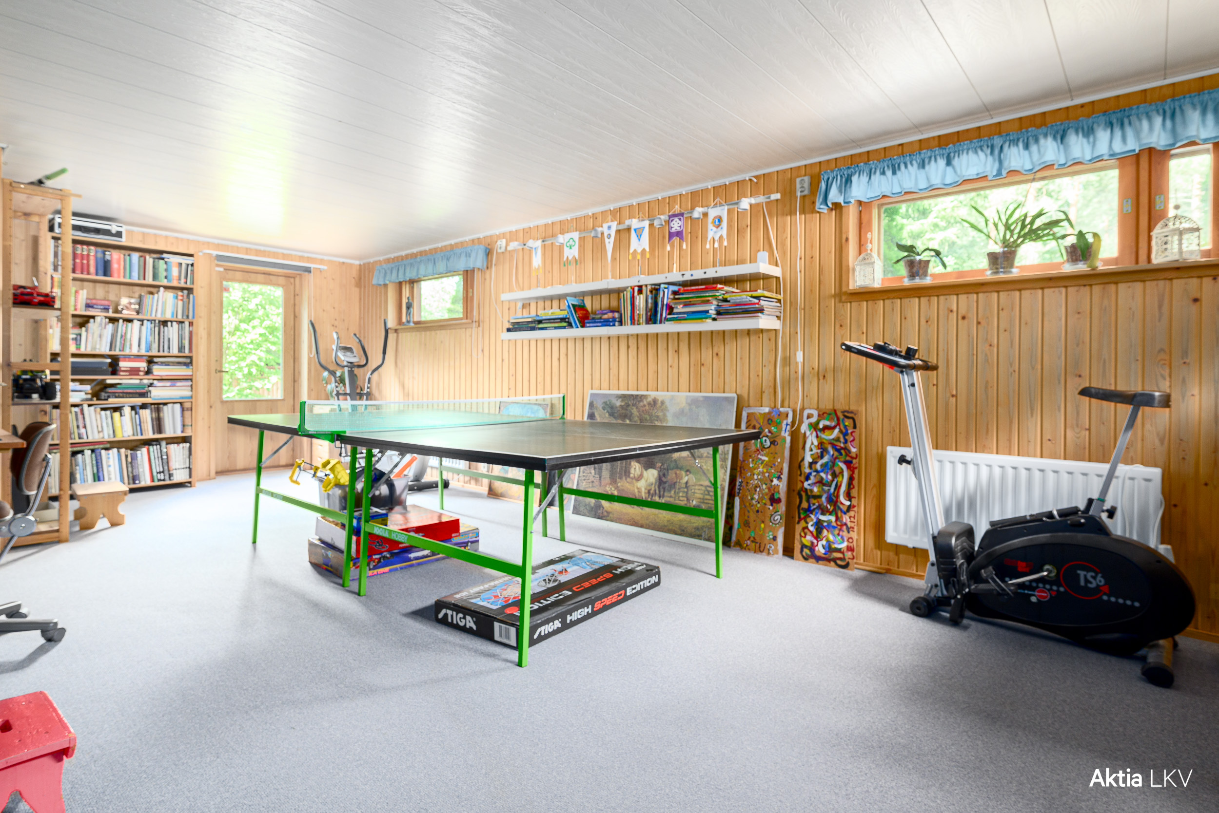 Askarteluhuone (entinen autotalli)