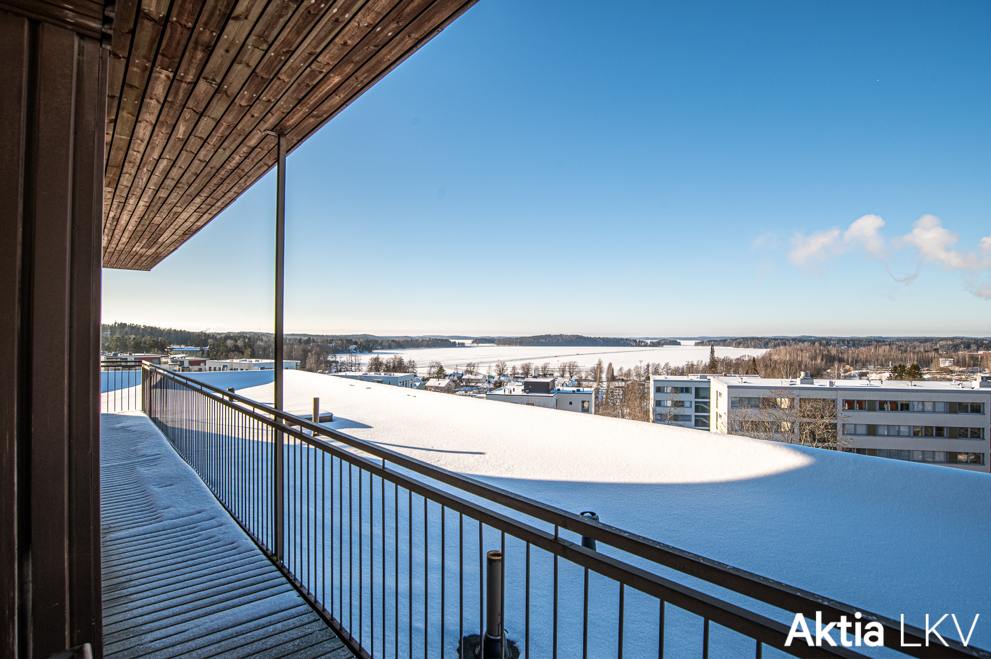 Taloyhtiön kattoterassilta upeat näkymät!