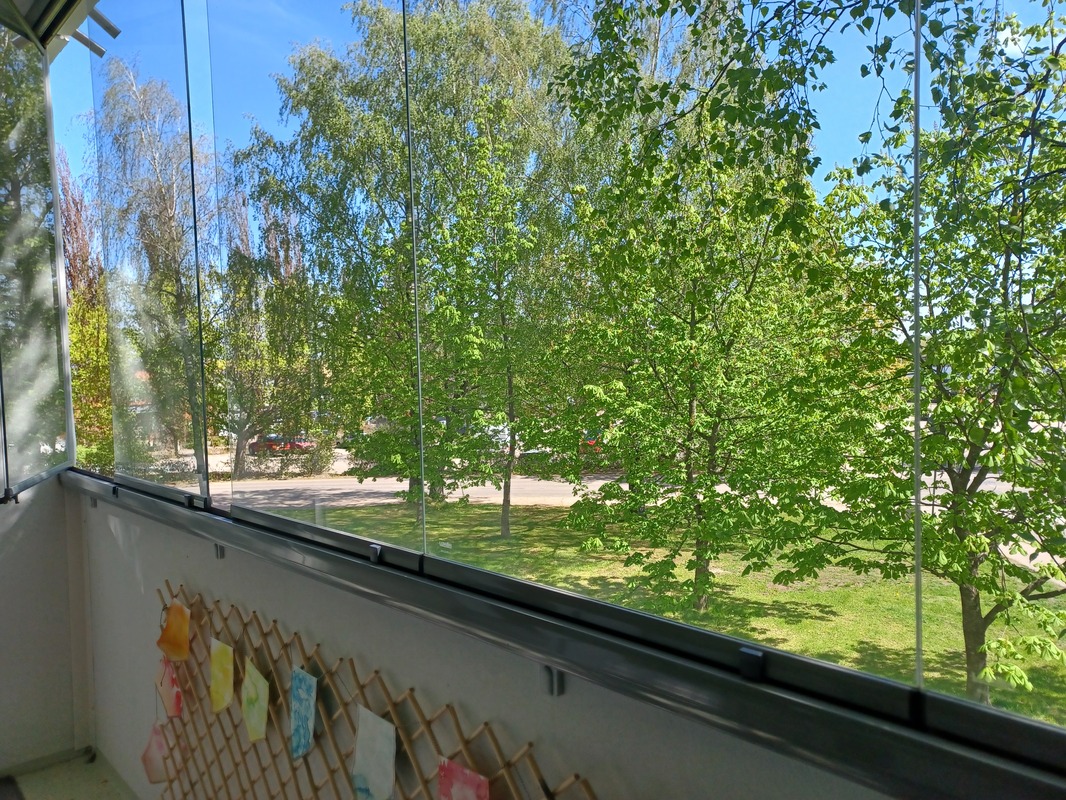 Parvekenäkymä Sapokan venesataman suuntaan