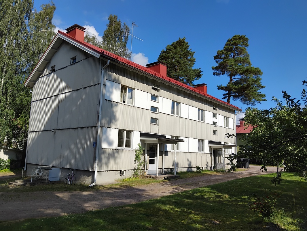 Julkisivu