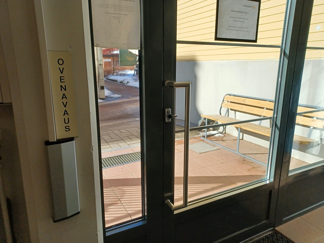 Alaovi, sisäänkäynti