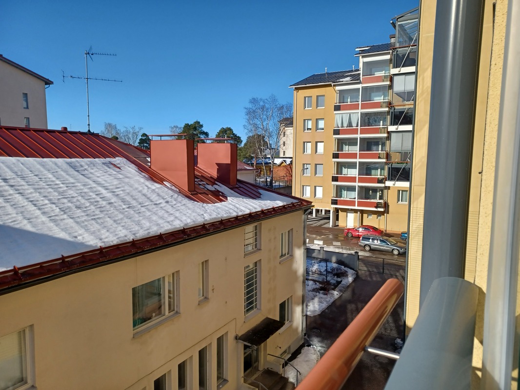 Parveke näkymä sisäpihan puoleen