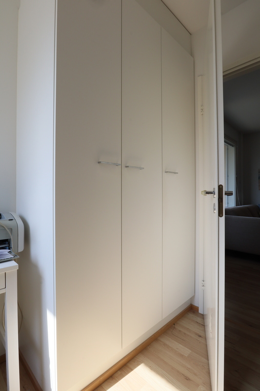 2 Makuuhuoneen kaapisto