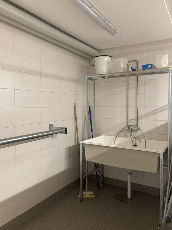 Taloyhtiön pesutuvasta mattojen pesupaikasta