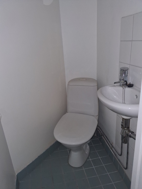 Erillinen WC