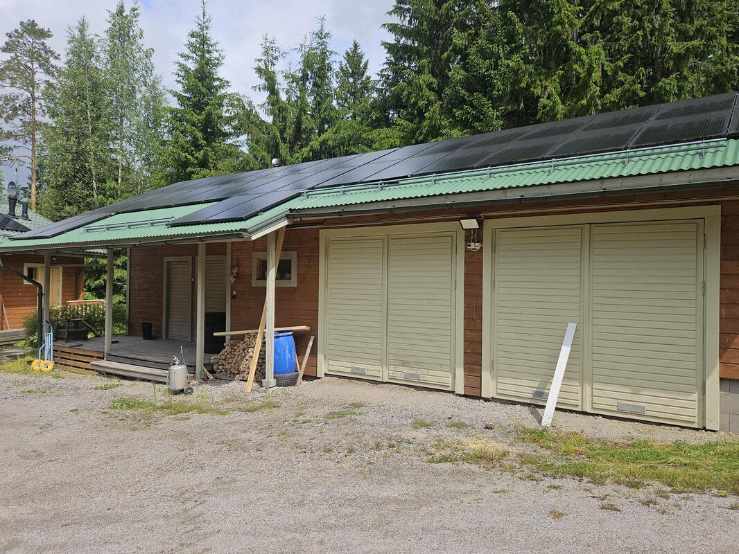 Autotallit ja varastot