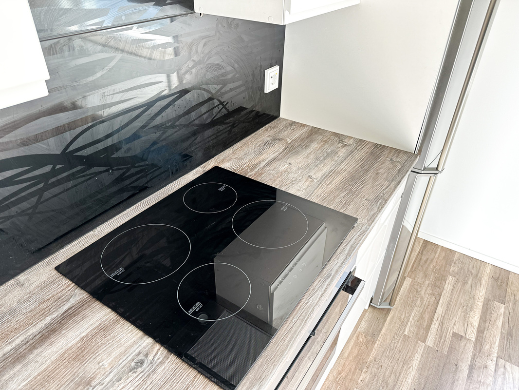 Kodinkoneet ovat tyylikkäät sekä modernit, liesi induktio.