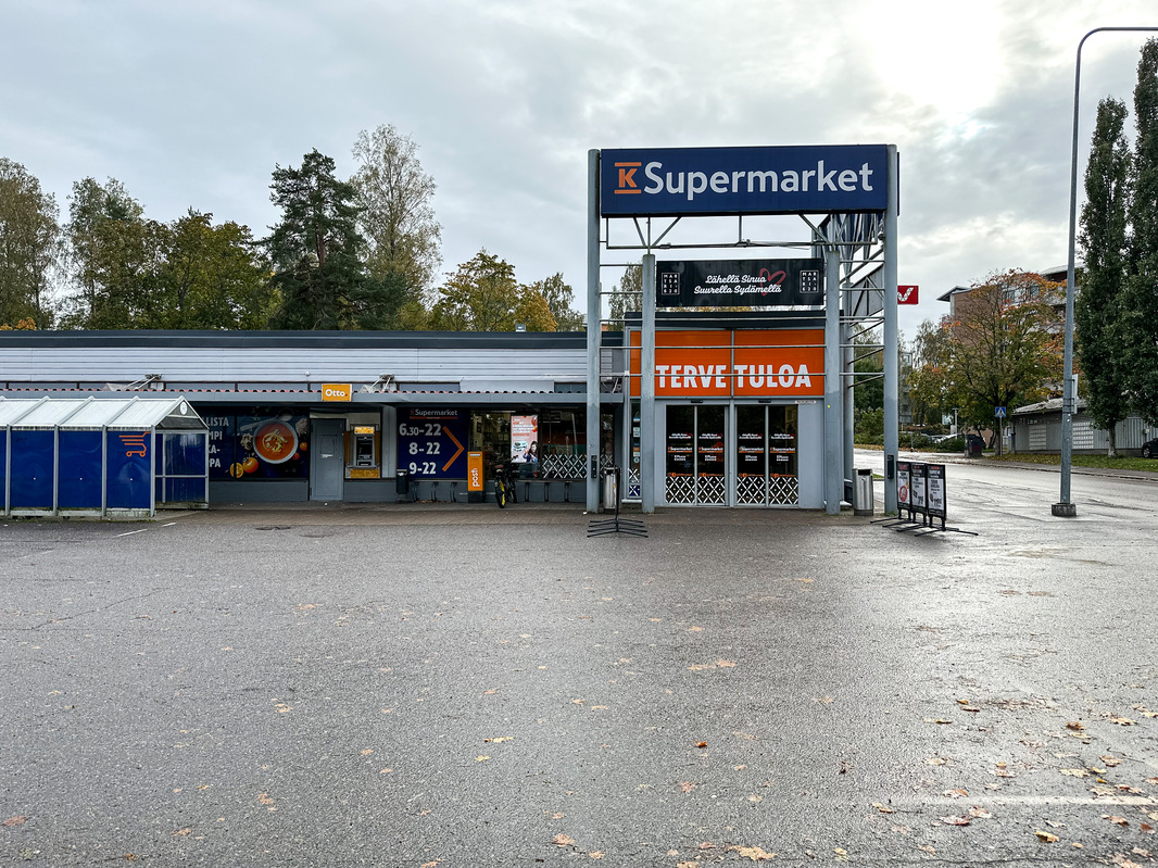 K-supermarket 240m päässä