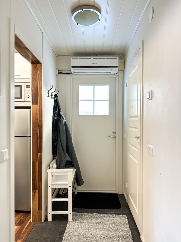 Ilmalämpöpumppu eteisessä