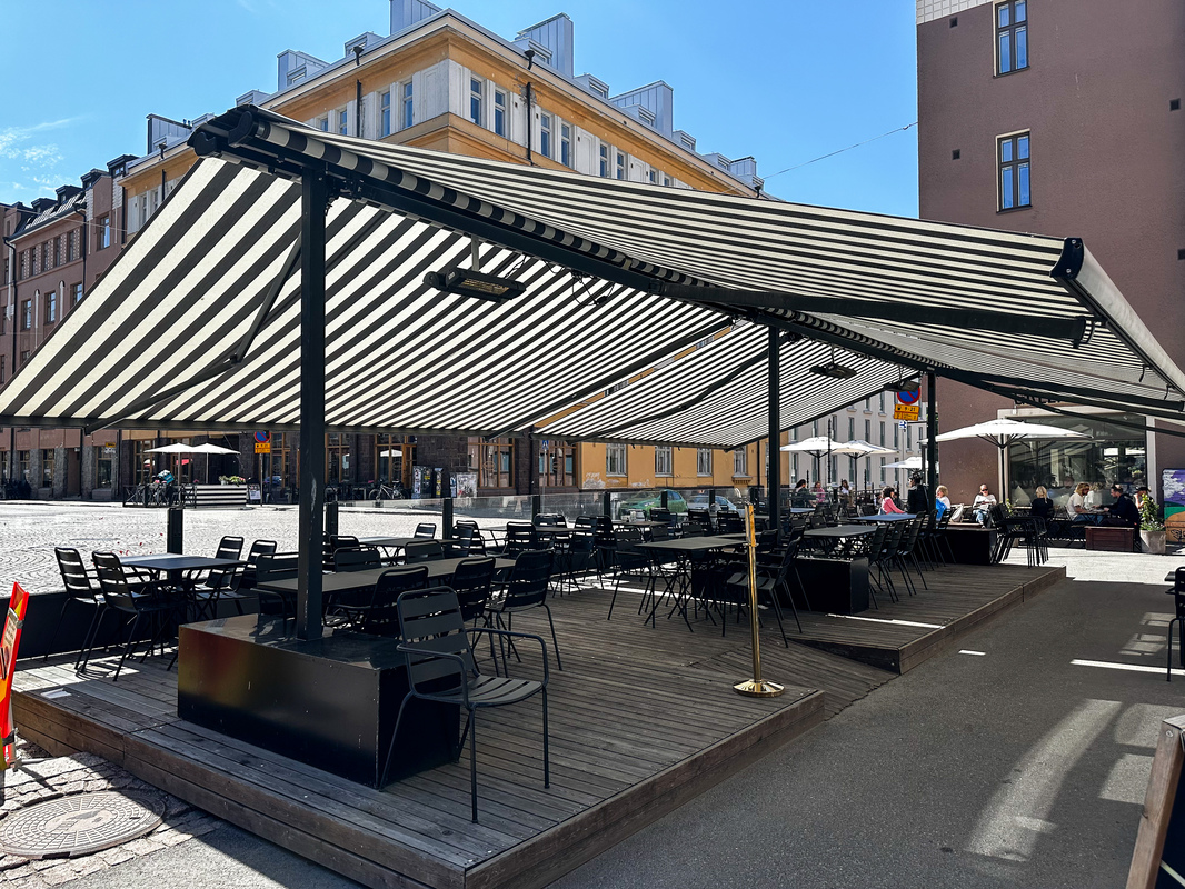 Aivan vierestä löytyy useita ihania kahviloita ja ravintoloita