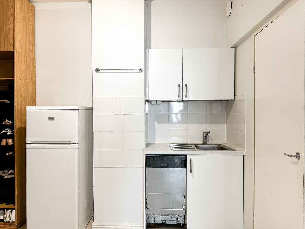 Keittiössä astianpesukone