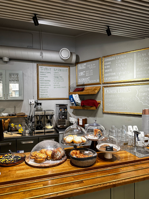 Aivan kulman takana ihania kahviloita ja ravintoloita