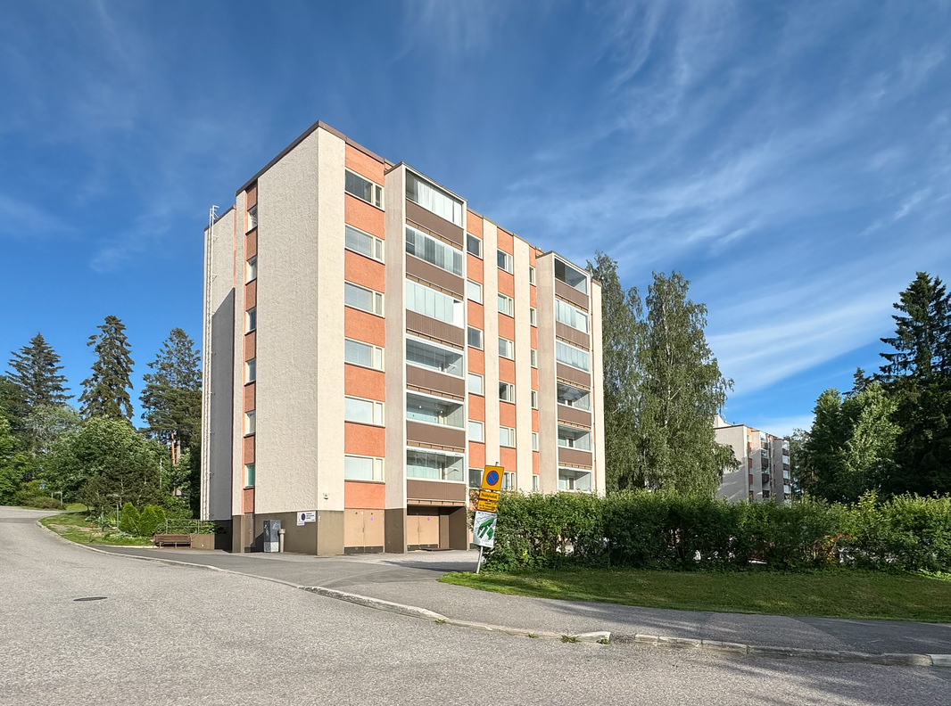 Julkisivu