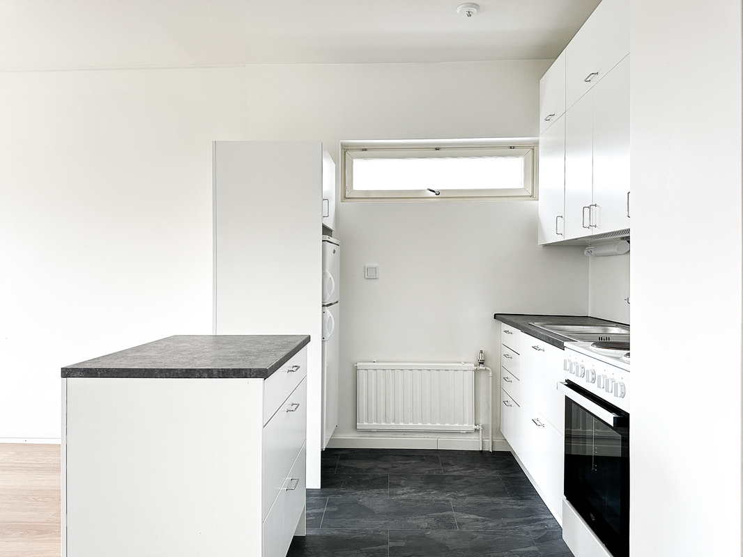 Saareke tuo lisää laskutilaa keittiön puolelle