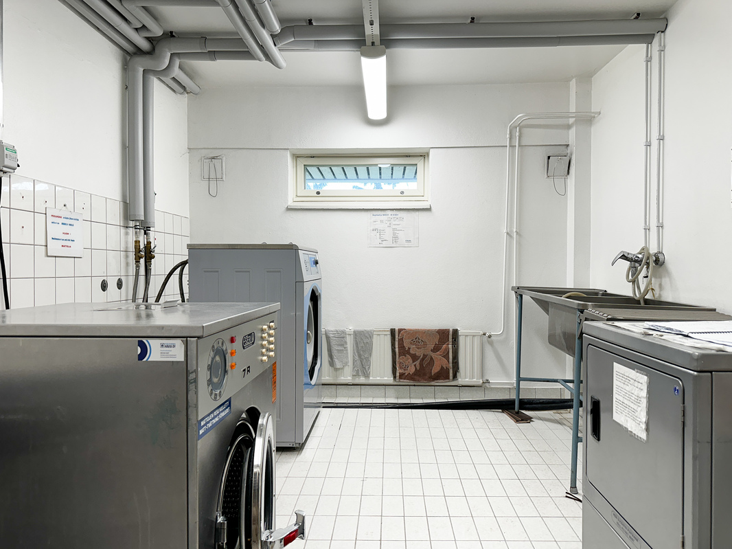 Talosta löytyy pesutupa sekä saunatilat asukkaiden käyttöön