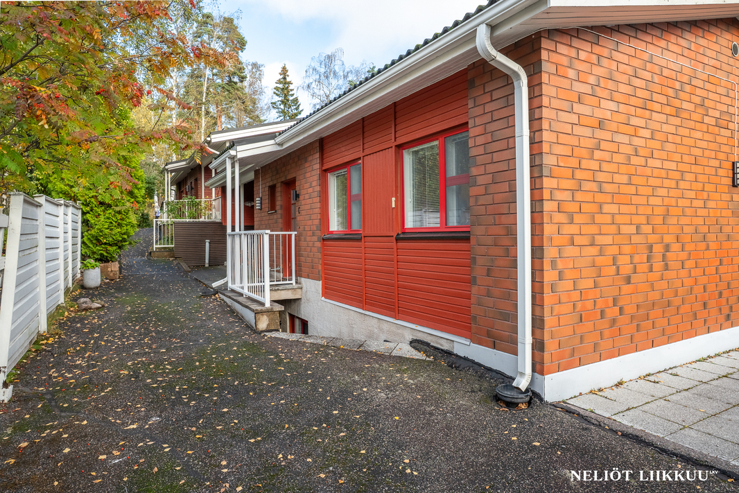 Kiitos että katsoit asunnon kuvat, varaa ihmeessä esittely.