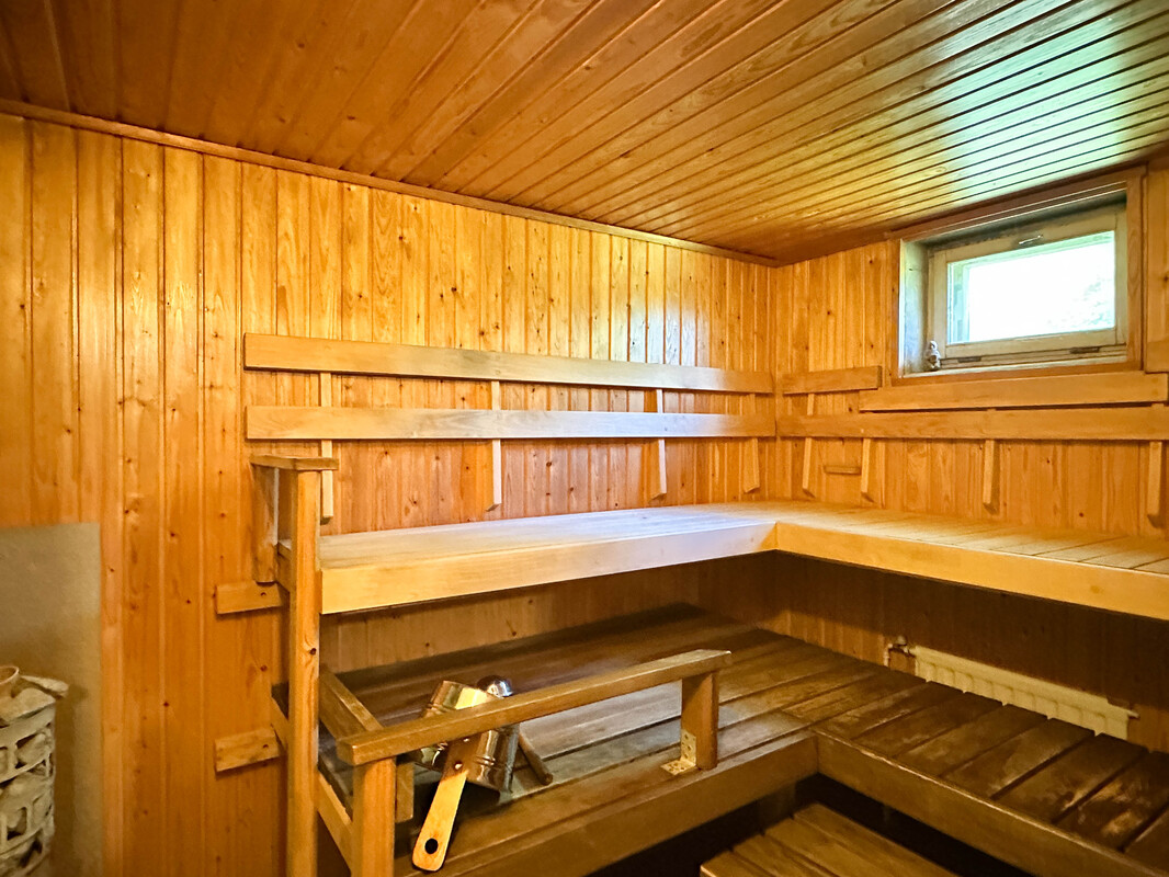 Taloyhtiön sauna.
