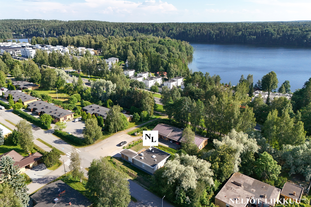 Kaukajärvi kivenheiton päässä