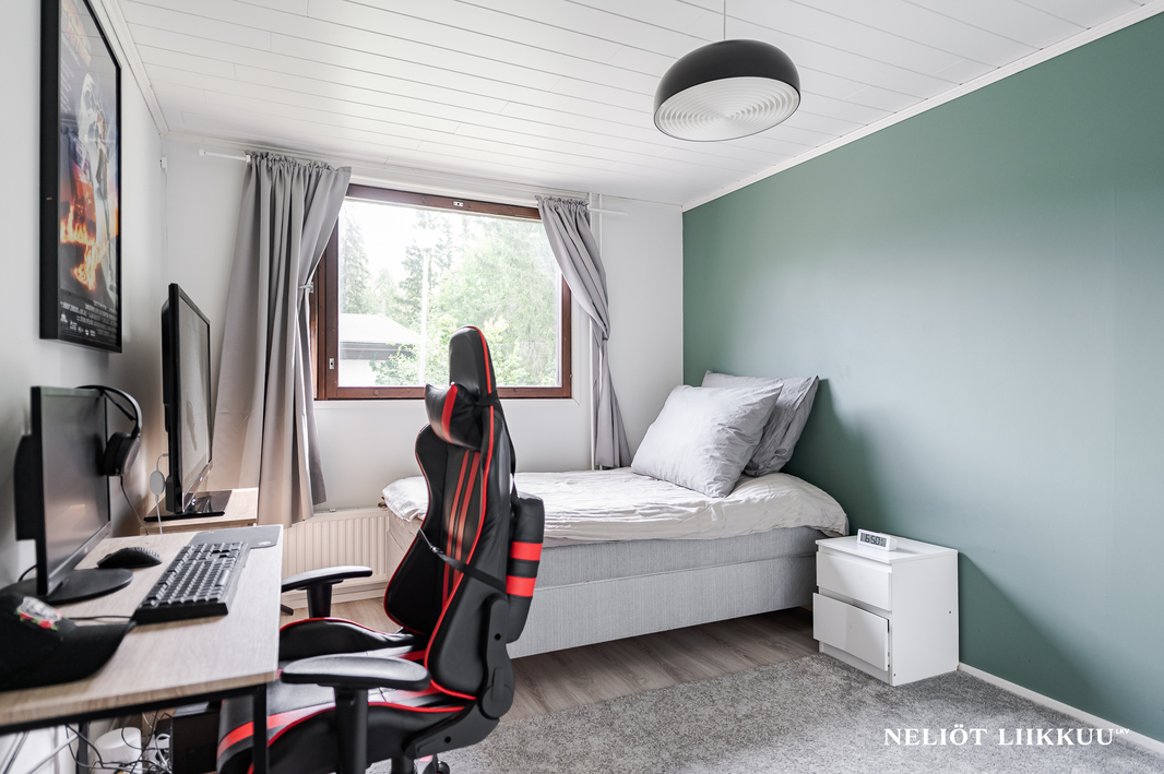 Alakerran makuuhuone