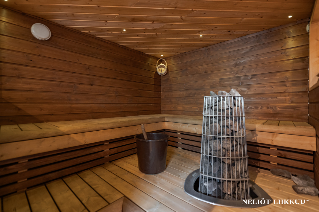 Remontoitu tunnelmallinen sauna