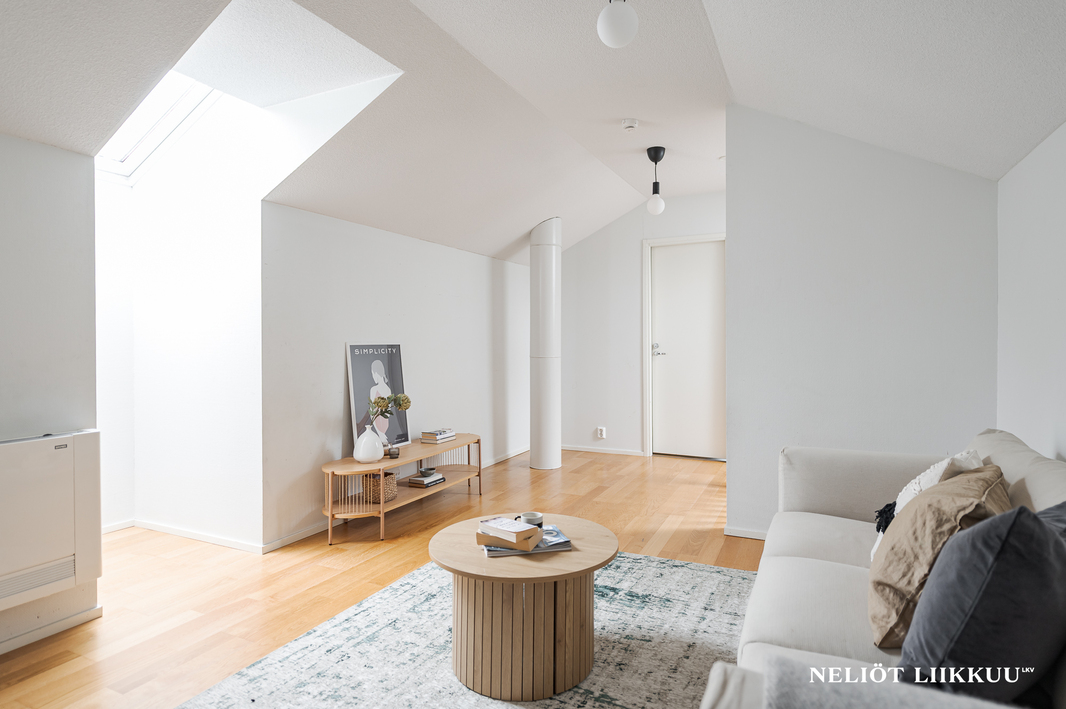 Yläkerran oleskelutila