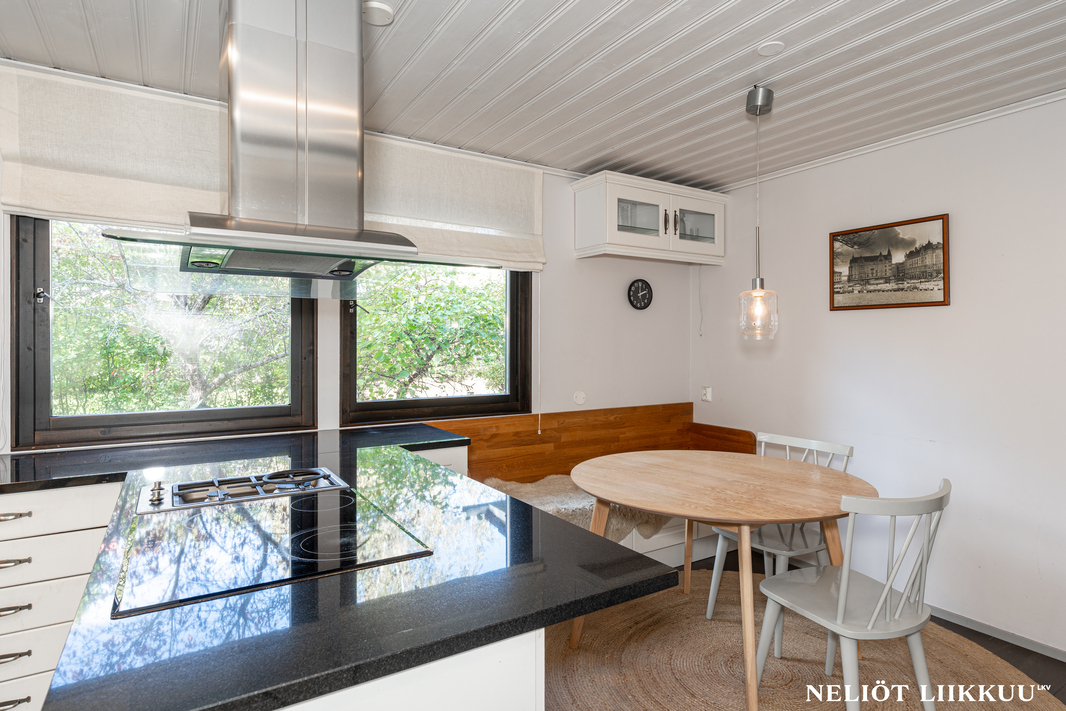 Keittiössä myös kaasuhella