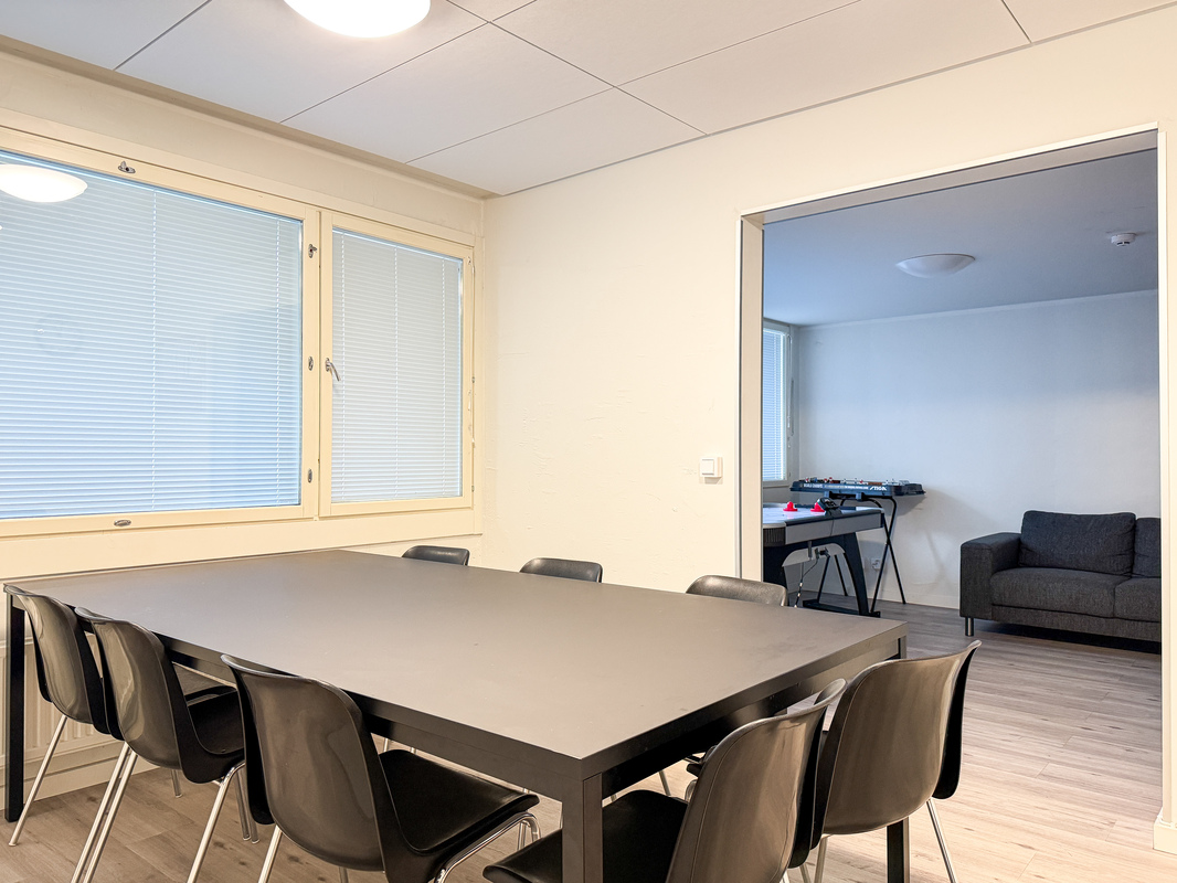 Taloyhtiössä kerhotila, jota pystyy varaamaan omaan käyttöön