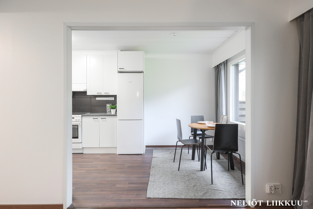 Tilaa ruokapöydälle