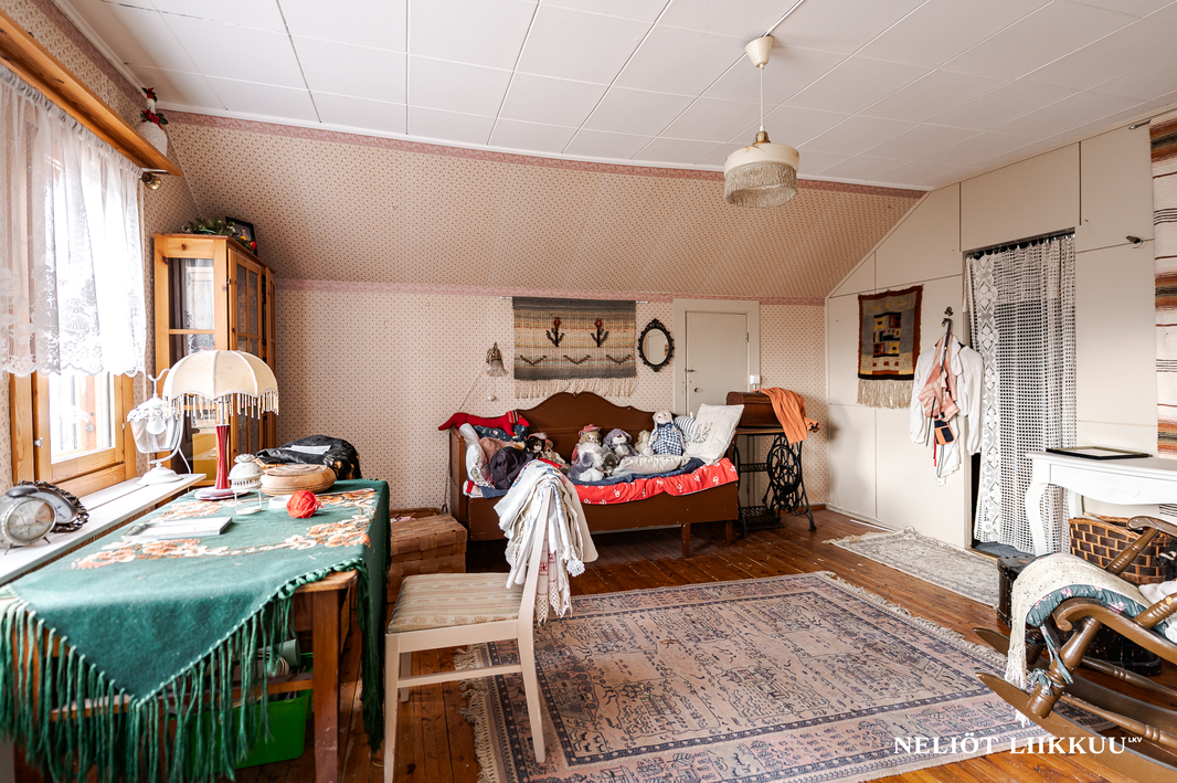 Yläkerran makuuhuone