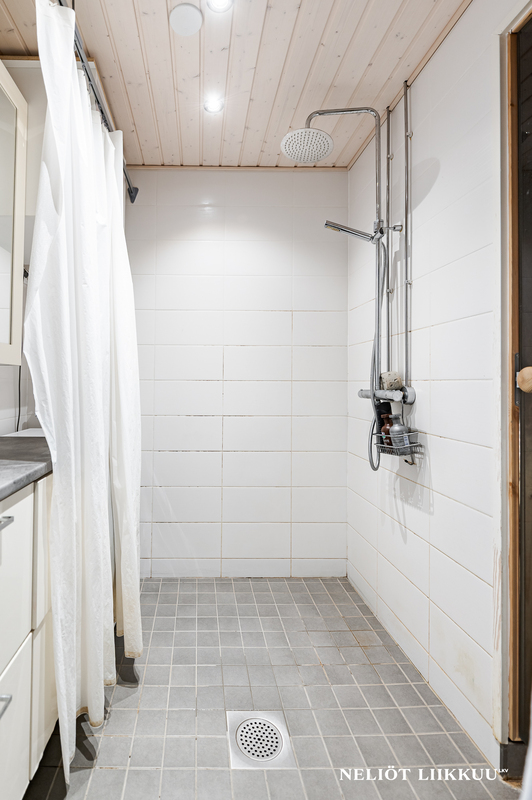 Remontoitu kylpyhuone