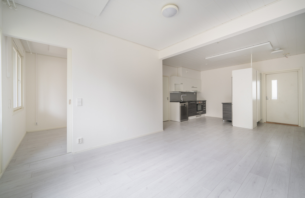 Näkymä huoneistosta etuovelle