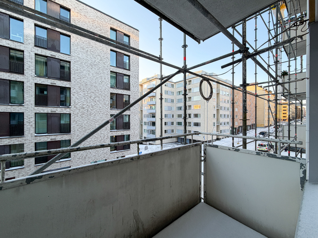 Katolla on käynnissä kattoremontti, tämä ei vaikuta kuitenkaan asumiseen