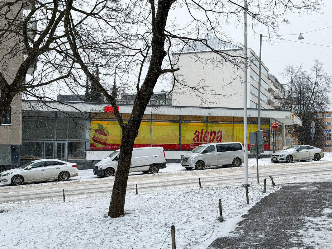 Alepa aivan nurkan takana, liikenneyhteydet myös mainiot