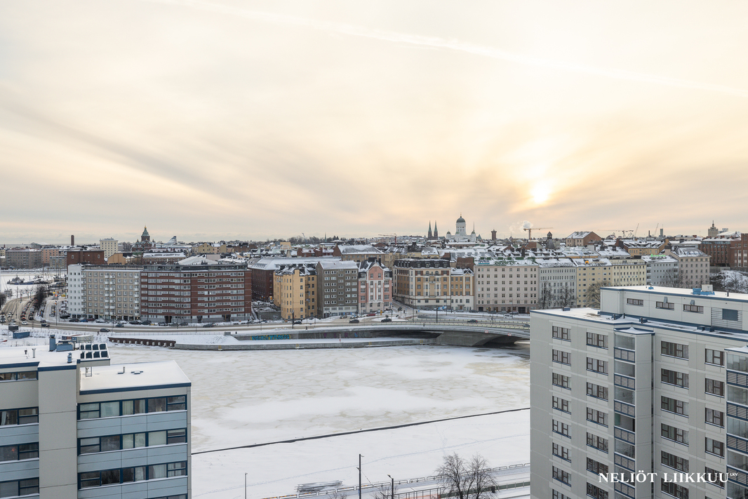 Näkymät Tuomiokirkolle