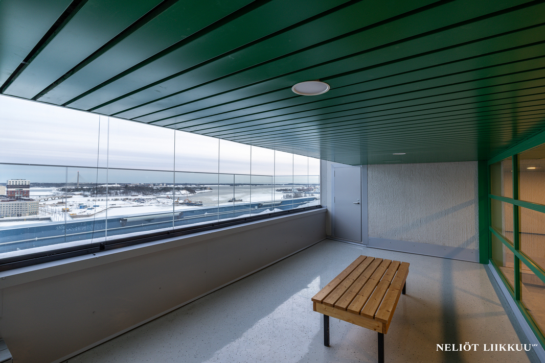 Taloyhtiön ylimmässä kerroksessa saunatilat