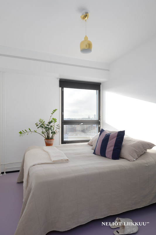 Makuuhuone, näkymät keskustan kattojen yli