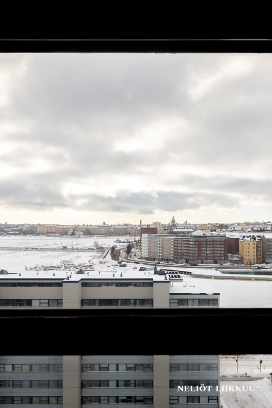 Keittiön näkymät keskustan kattojen yli