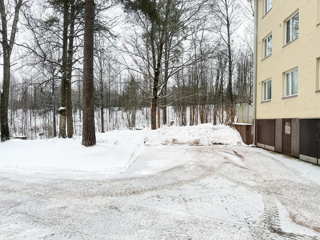 Näkymät sisäpihan puolelle