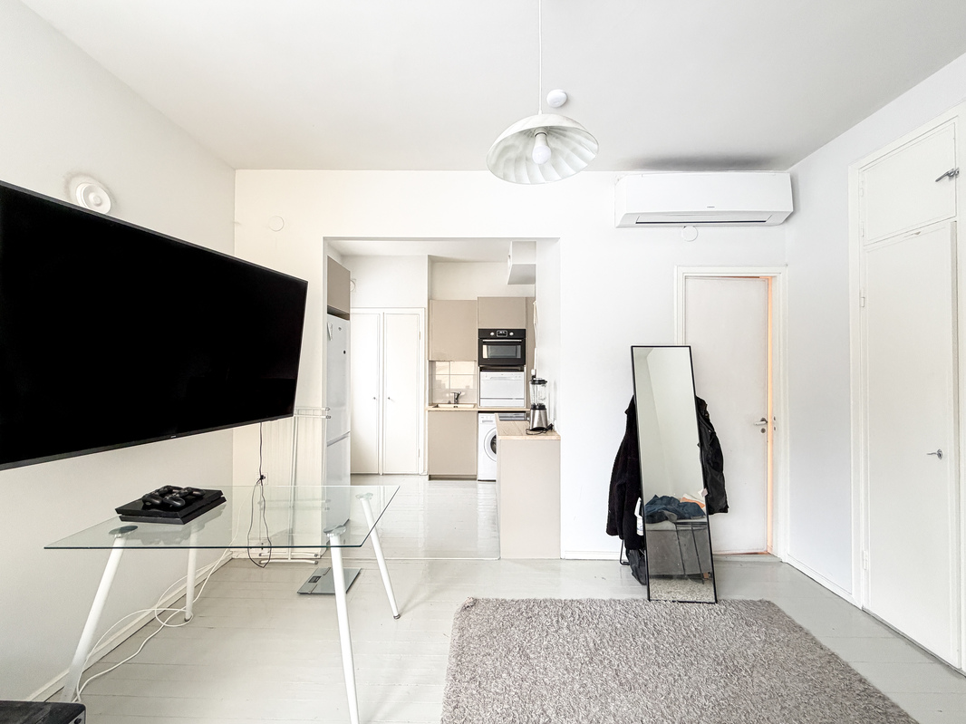 ilmalämpöpumppu viilentää asunnon kuumina kesäpäivänä